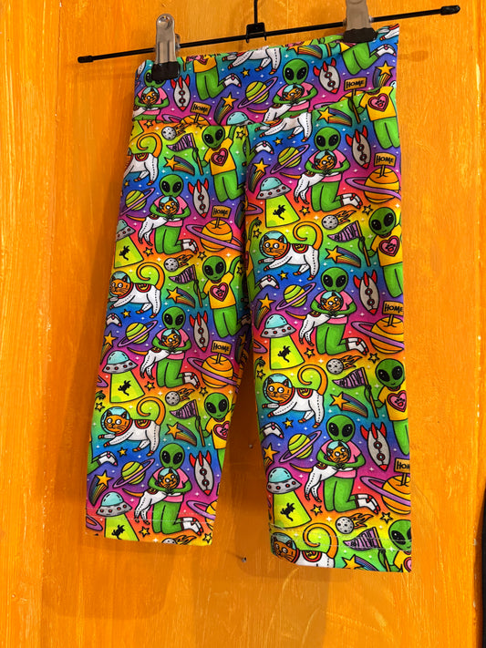 Alien 3/4 Length Leggings